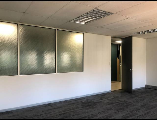 43M² OFFICE TO LET IN HYDE PARK